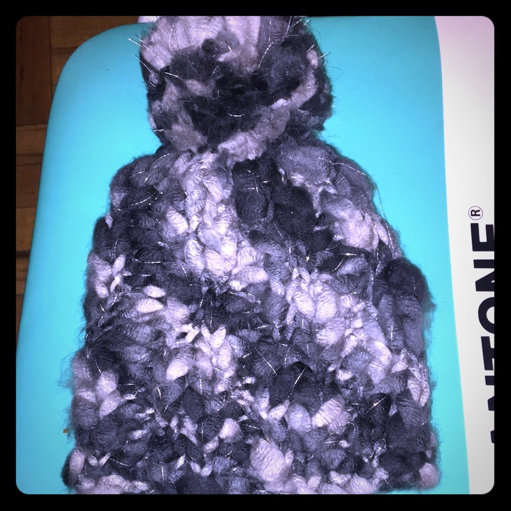 🛍2 for $15🛍 NWOT Pom Pom Beanie